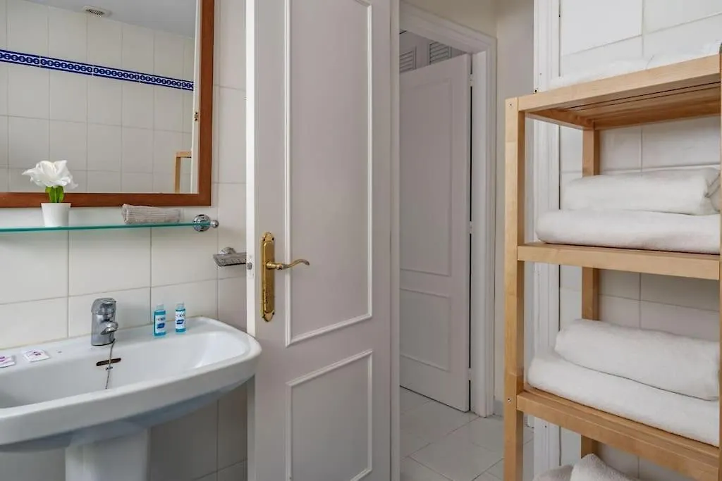 Апартаменты Riviera Seaview Getaway Михас